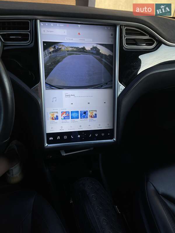 Ліфтбек Tesla Model S 2015 в Києві