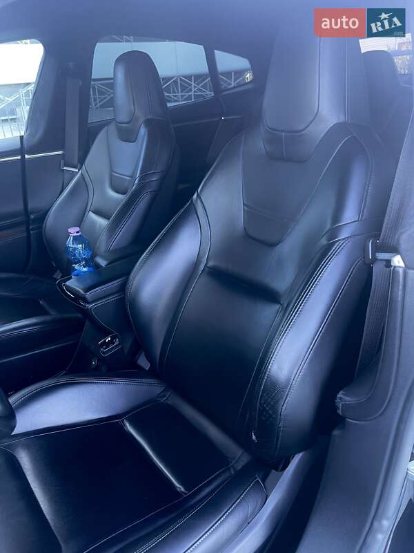 Ліфтбек Tesla Model S 2015 в Києві