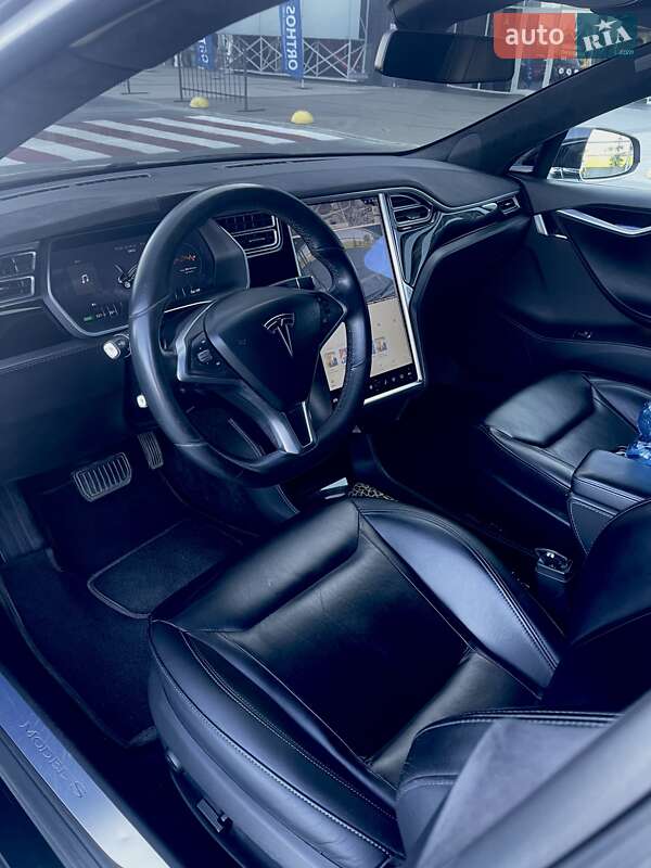 Лифтбек Tesla Model S 2015 в Киеве