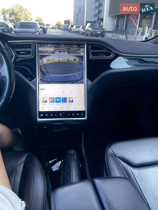 Ліфтбек Tesla Model S 2015 в Києві
