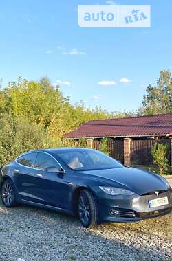 Лифтбек Tesla Model S 2016 в Ирпене