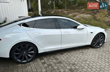 Лифтбек Tesla Model S 2014 в 