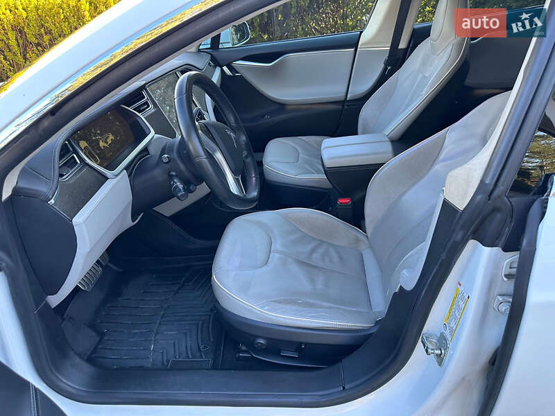Лифтбек Tesla Model S 2014 в Киеве