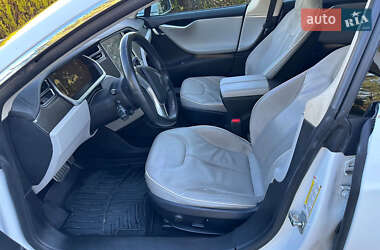 Лифтбек Tesla Model S 2014 в 