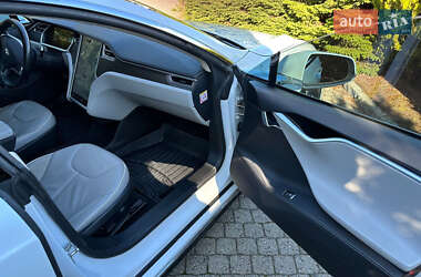 Лифтбек Tesla Model S 2014 в 
