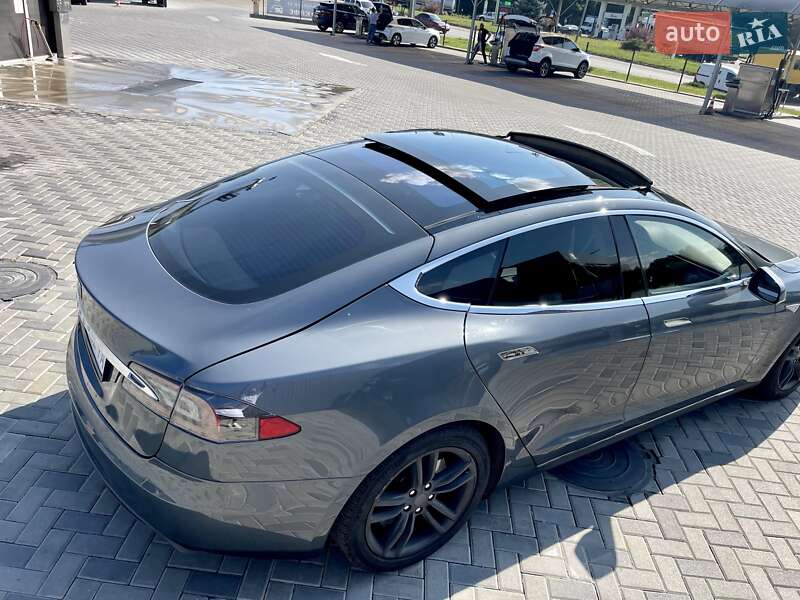 Лифтбек Tesla Model S 2013 в Полтаве