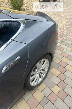 Лифтбек Tesla Model S 2014 в 