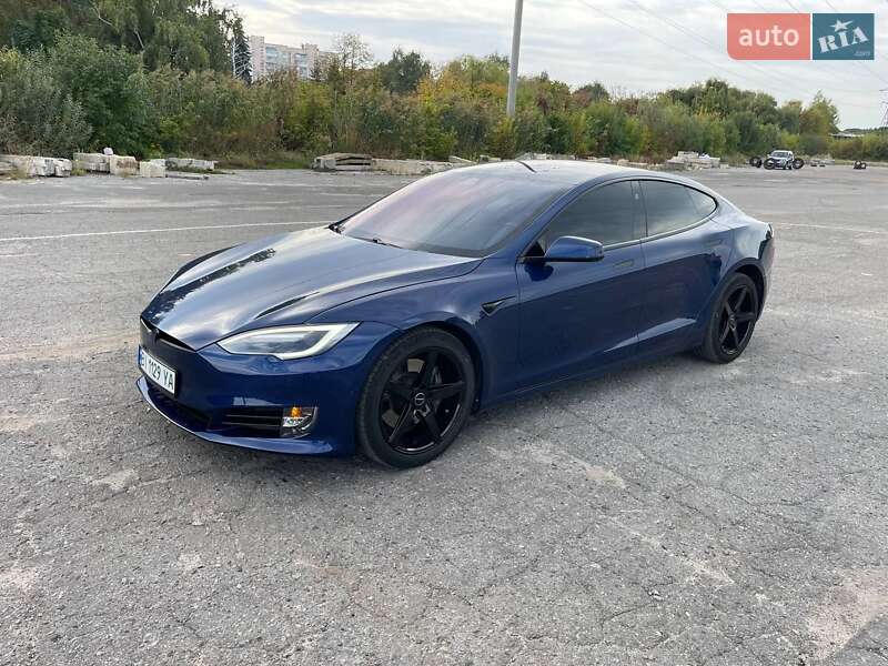 Ліфтбек Tesla Model S 2017 в Полтаві фото 3 Ліфтбек Tesla Model S 2017 в Полтаві