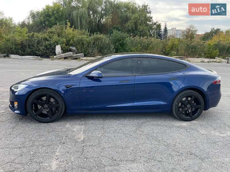 Ліфтбек Tesla Model S 2017 в Полтаві фото 4 Ліфтбек Tesla Model S 2017 в Полтаві