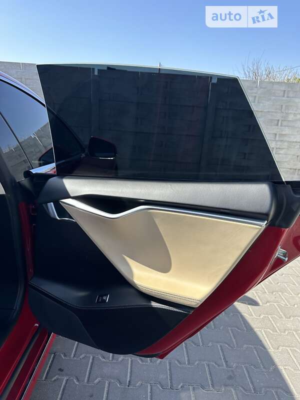 Ліфтбек Tesla Model S 2016 в Білій Церкві