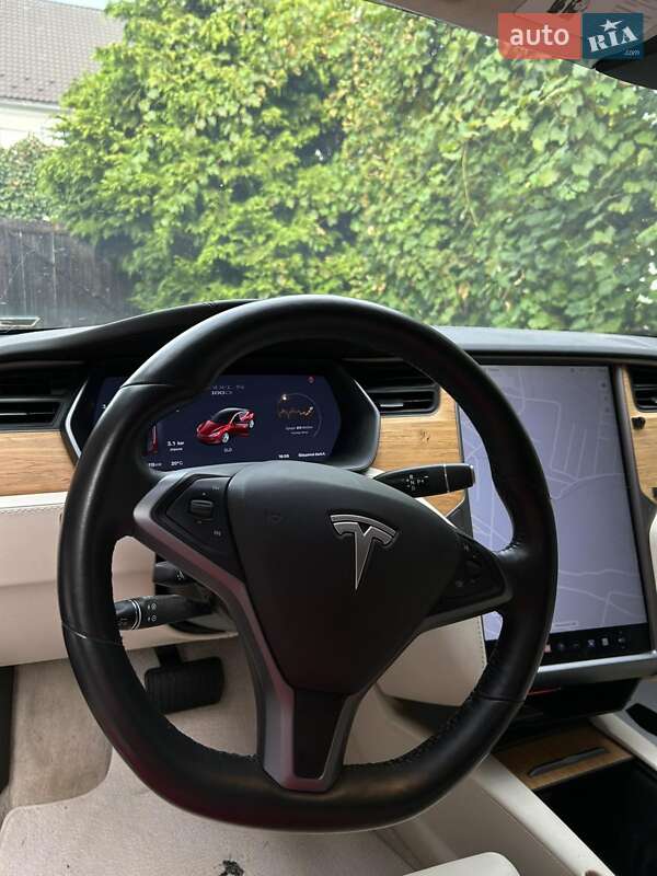 Ліфтбек Tesla Model S 2019 в Ужгороді