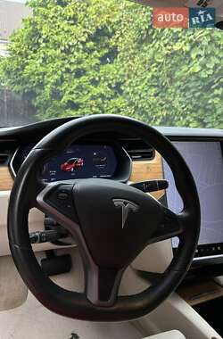 Лифтбек Tesla Model S 2019 в Ужгороде