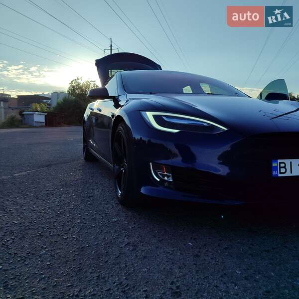 Ліфтбек Tesla Model S 2017 в Полтаві фото 20 Ліфтбек Tesla Model S 2017 в Полтаві
