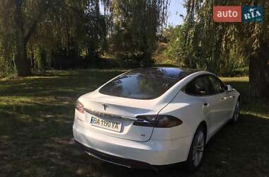 Лифтбек Tesla Model S 2014 в 