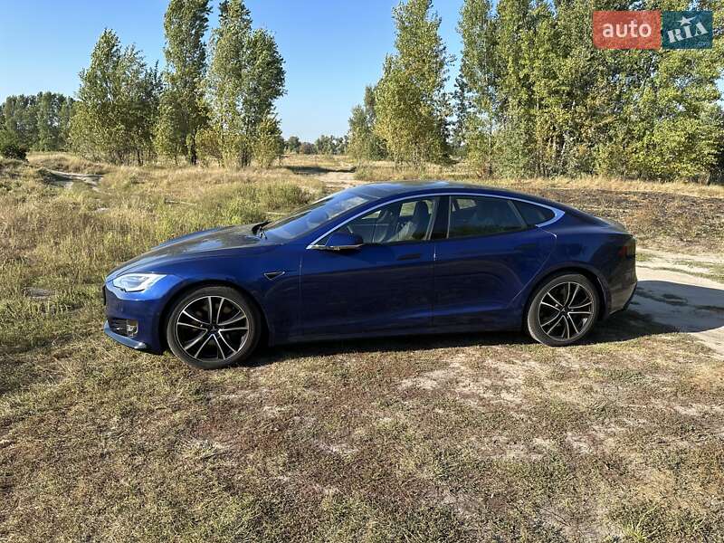 Tesla Model S 2016