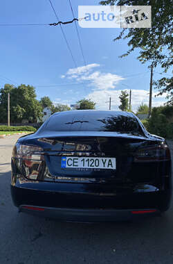 Лифтбек Tesla Model S 2015 в Черновцах