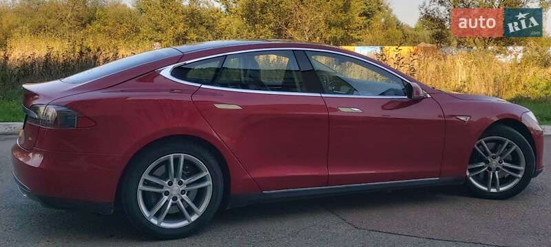 Лифтбек Tesla Model S 2013 в Дрогобыче