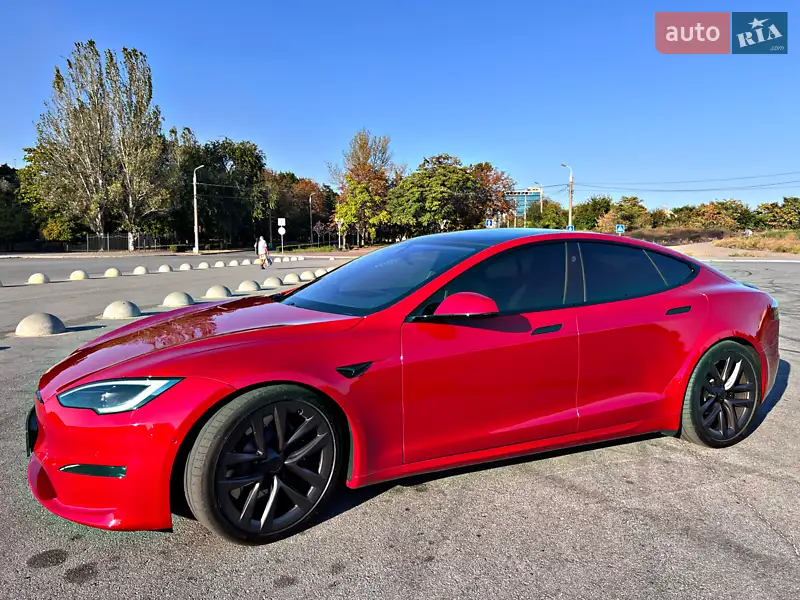 Tesla Model S 2021