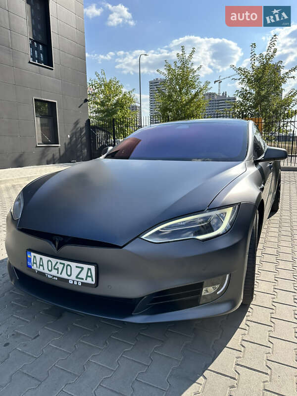 Лифтбек Tesla Model S 2019 в Киеве