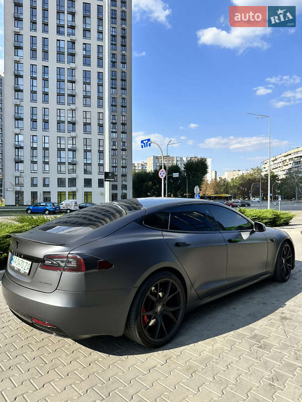 Лифтбек Tesla Model S 2019 в Киеве