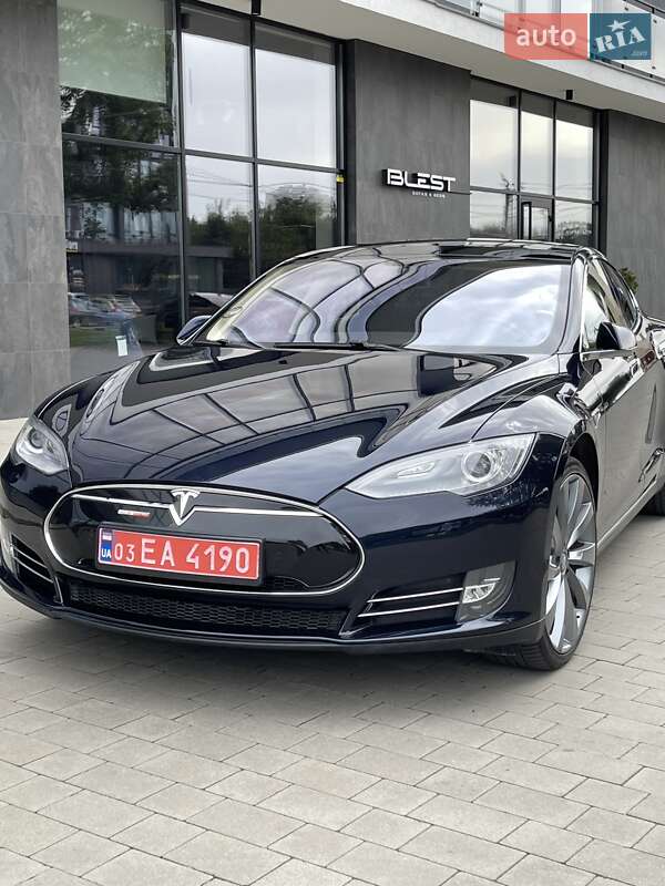 Ліфтбек Tesla Model S 2014 в Ужгороді