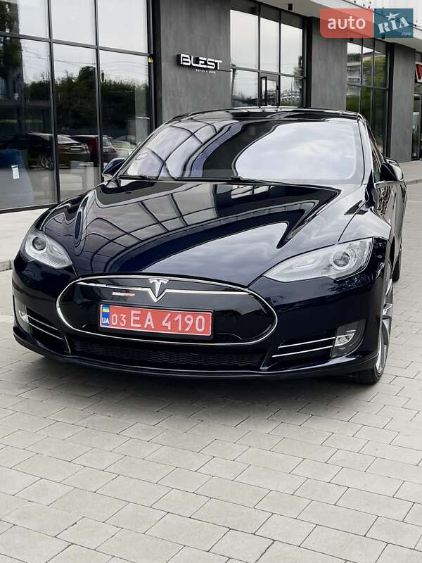 Лифтбек Tesla Model S 2014 в Ужгороде
