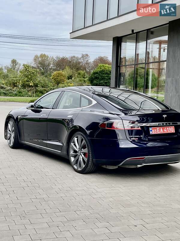 Ліфтбек Tesla Model S 2014 в Ужгороді