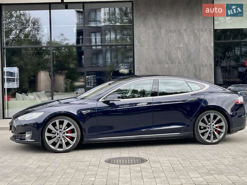 Лифтбек Tesla Model S 2014 в Ужгороде