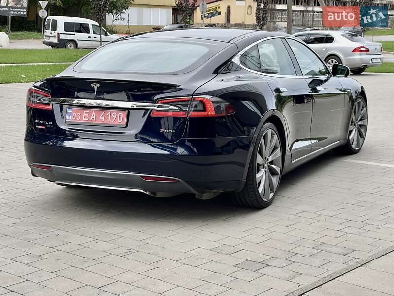 Ліфтбек Tesla Model S 2014 в Ужгороді