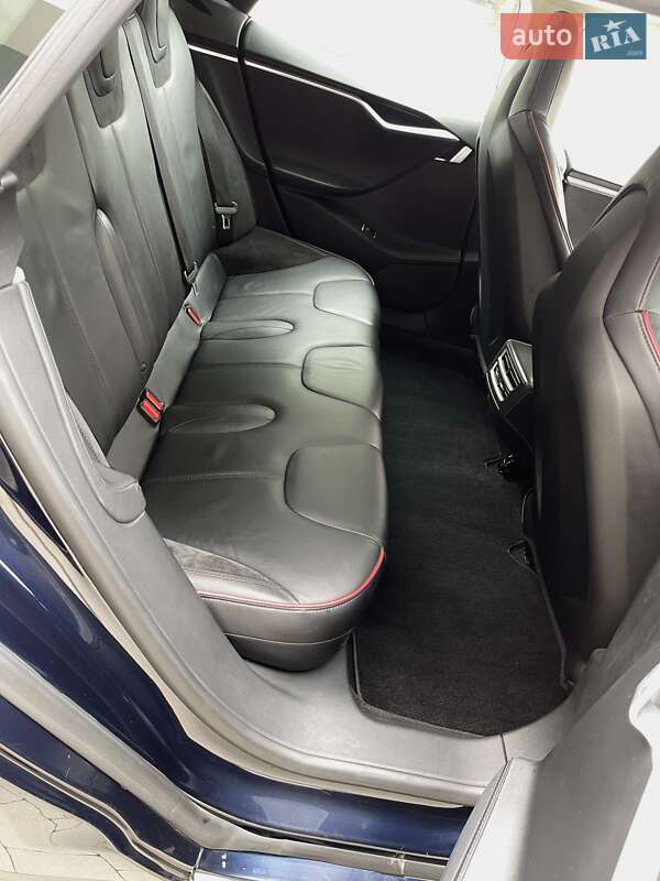 Ліфтбек Tesla Model S 2014 в Ужгороді