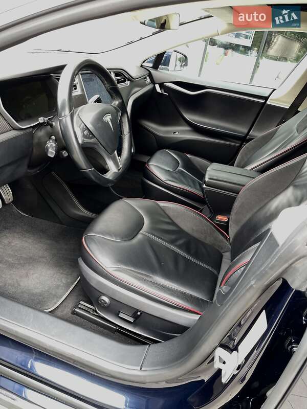 Ліфтбек Tesla Model S 2014 в Ужгороді