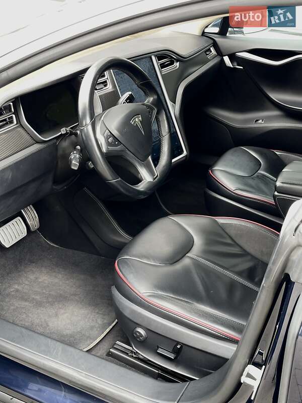 Лифтбек Tesla Model S 2014 в Ужгороде