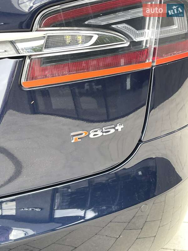 Ліфтбек Tesla Model S 2014 в Ужгороді