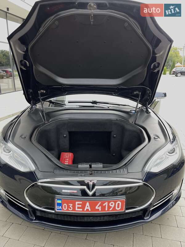 Ліфтбек Tesla Model S 2014 в Ужгороді