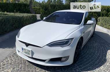 Ліфтбек Tesla Model S 2016 в Дніпрі