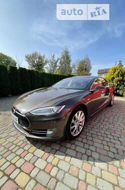 Лифтбек Tesla Model S 2014 в Жидачове