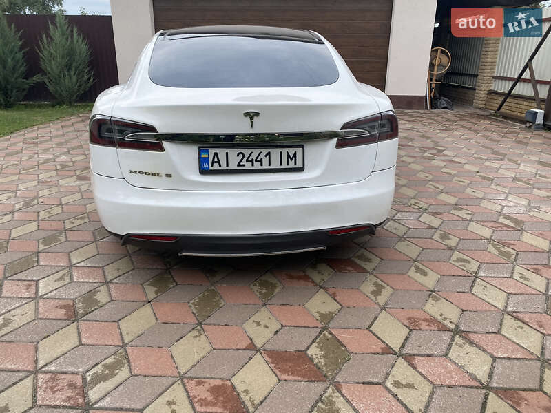 Лифтбек Tesla Model S 2013 в Киеве