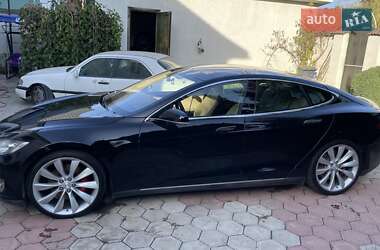 Лифтбек Tesla Model S 2014 в 