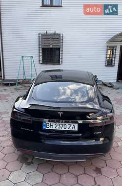 Лифтбек Tesla Model S 2014 в 