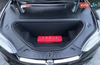 Лифтбек Tesla Model S 2018 в Львове