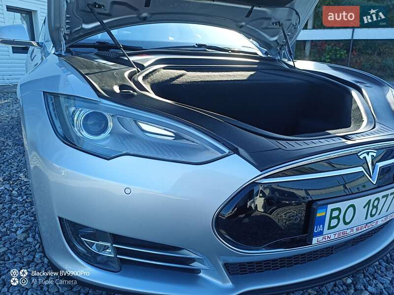 Лифтбек Tesla Model S 2015 в Тернополе