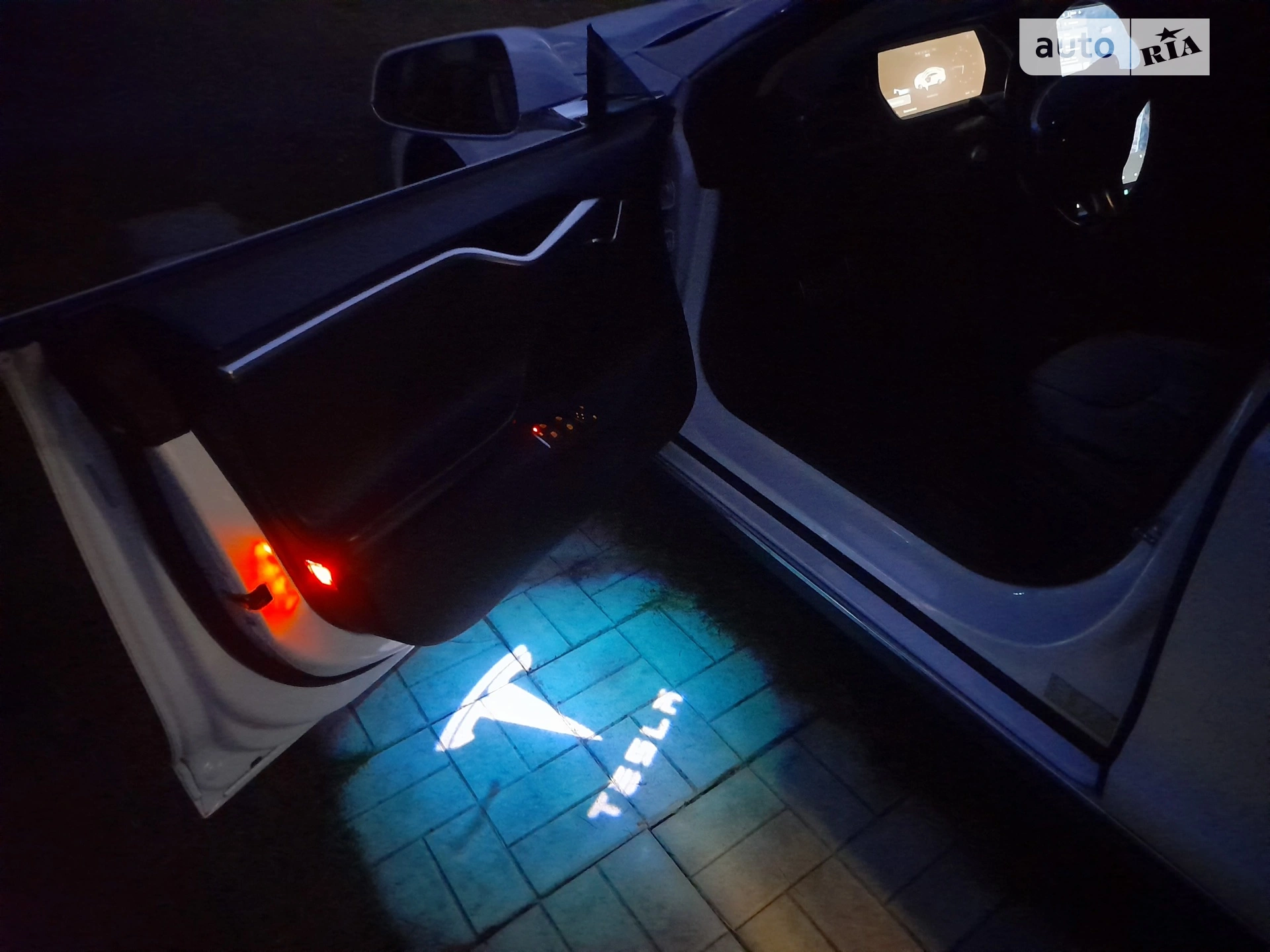 2013 Tesla Model S - мініатюра 27
