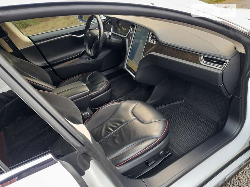 Лифтбек Tesla Model S 2013 в Киеве