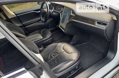 Лифтбек Tesla Model S 2013 в 