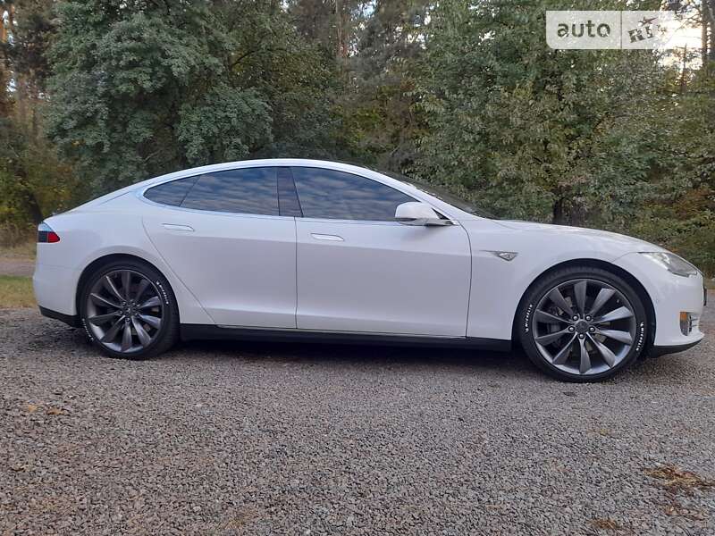 Лифтбек Tesla Model S 2013 в Киеве