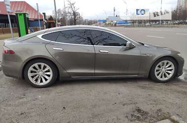 Лифтбек Tesla Model S 2015 в Киеве