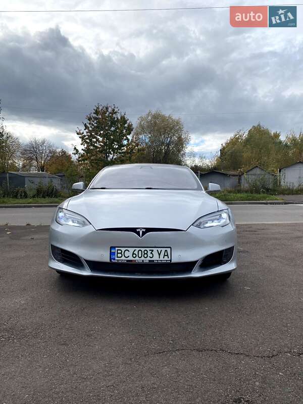 Ліфтбек Tesla Model S 2017 в Одесі