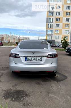 Ліфтбек Tesla Model S 2017 в Львові