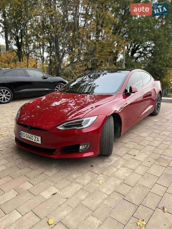 Ліфтбек Tesla Model S 2016 в Тернополі