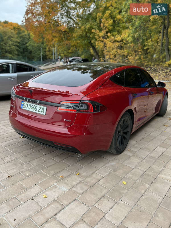 Ліфтбек Tesla Model S 2016 в Тернополі